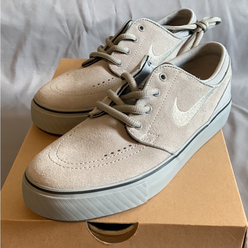 Nike Stefan Janoski GS Shoes.